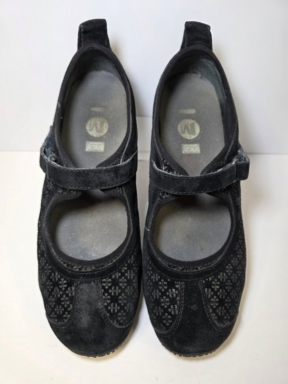 Merrell Circuit Mary Jane Black Print Suede Flats 9.5 - Picture 2 of 9